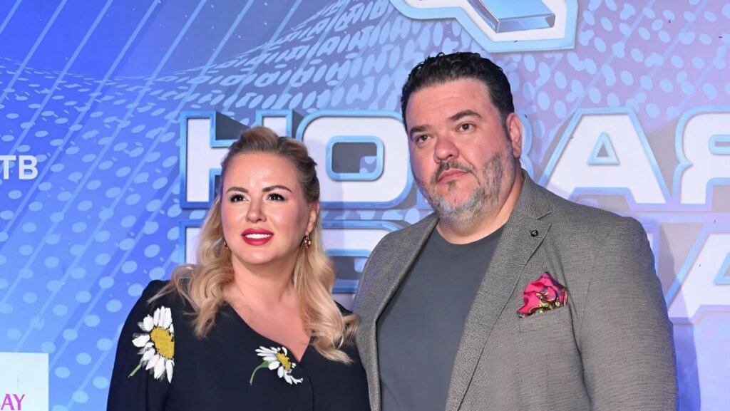 Анна Семенович показала кольцо от женатого жениха