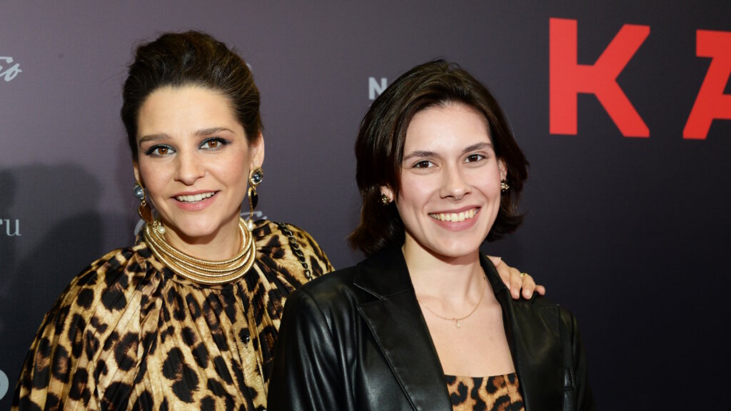 Глафира Тарханова опубликовала фото со своей сводной сестрой-актрисой: очень похожи