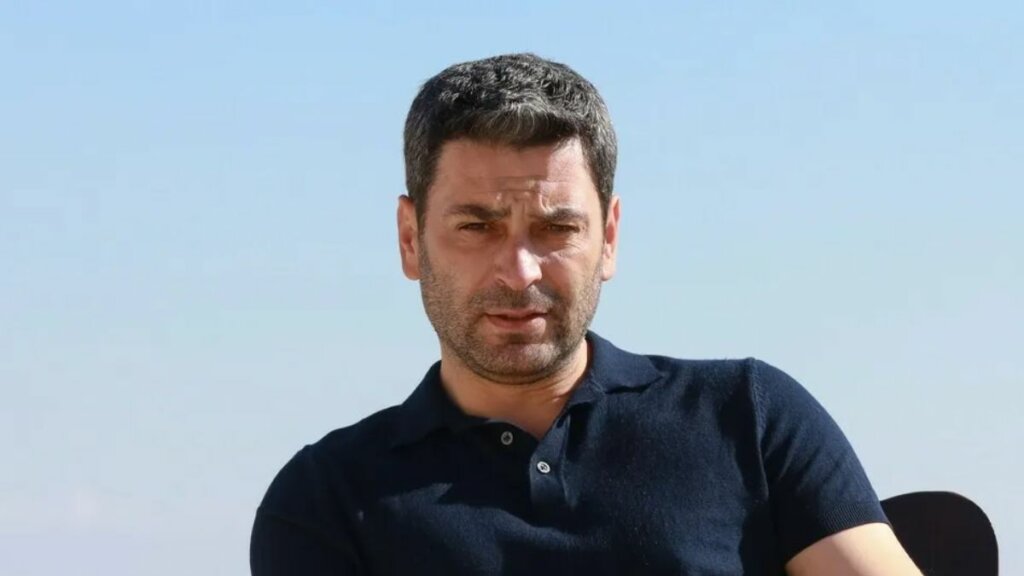 Не только Джихан Албора: Лучшие роли и интересные факты о звезде «Далекого города» Озане Акбабе