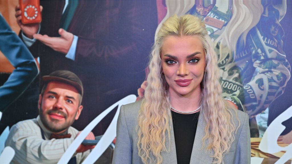 Екатерина Шкуро испытывает муку после пластики: «Поехало лицо»