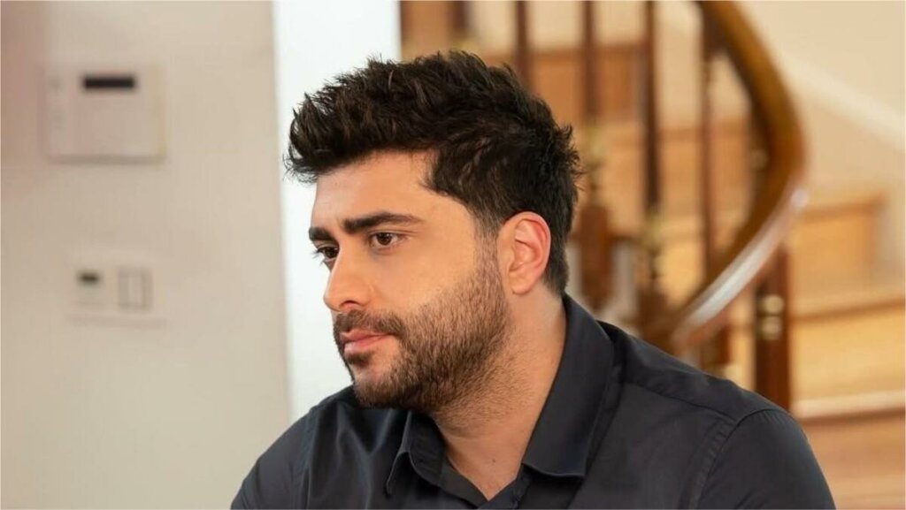Турецкий актер Догукан Гюнгёр уволен из сериала «Клюквенный щербет»