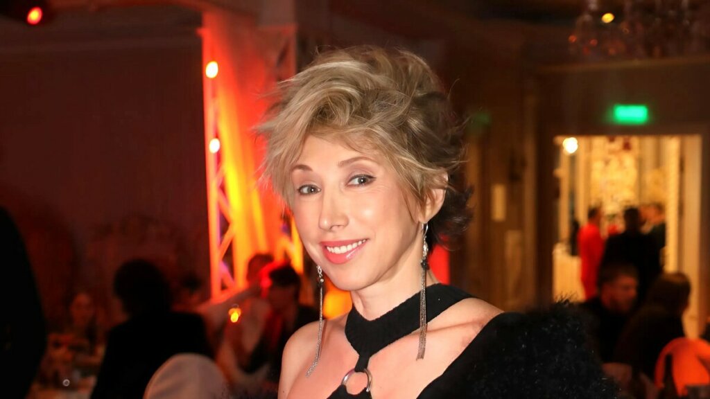 Редкий кадр: Елена Воробей показала, как выглядит ее дочь после операции на лице