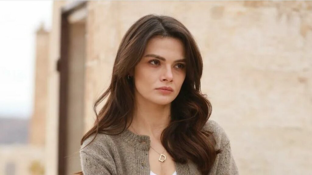 Алтунташ высказалась об уходе Синем Унсал из третьего сезона «Далекого города»