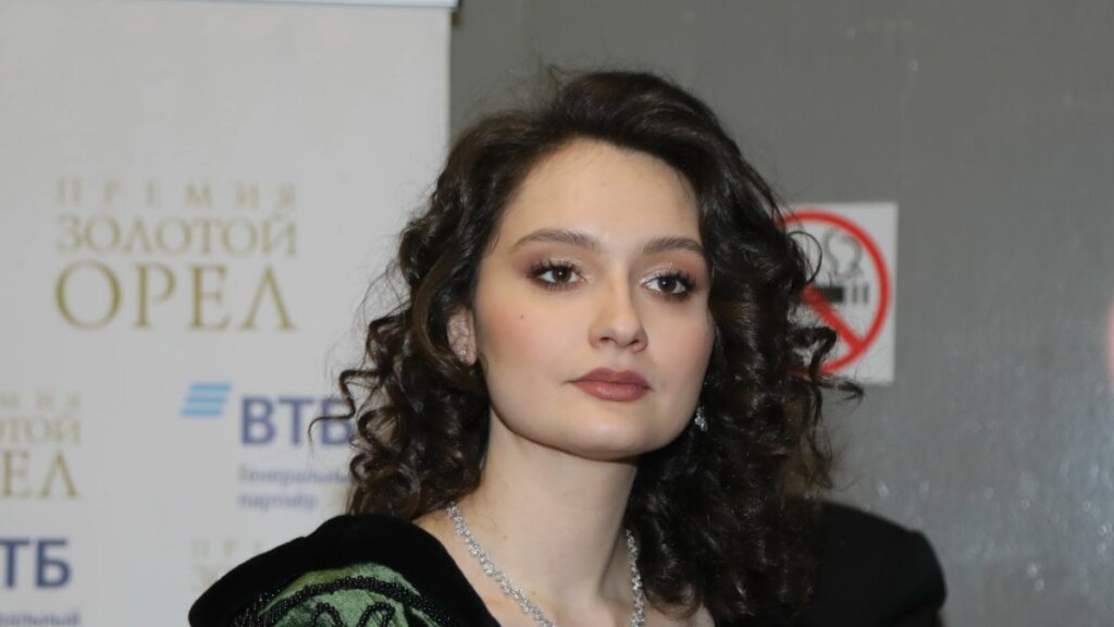 Дочь Толкалиной и Кончаловского высказалась о женихе-режиссере