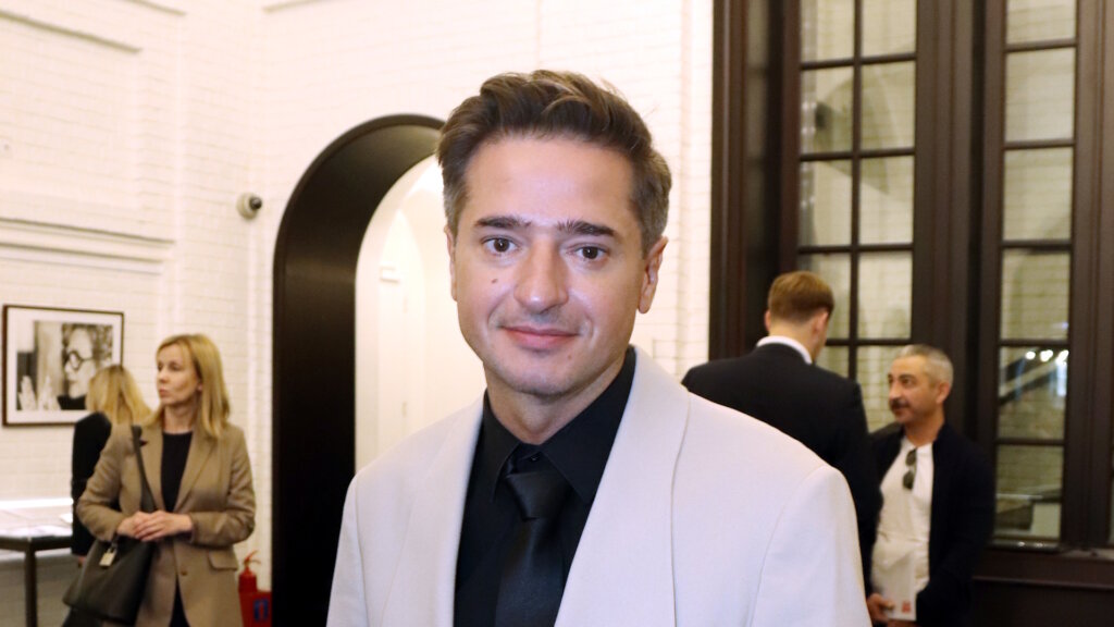 Иван Стебунов показал годовалого сына: Герман в стильном костюме