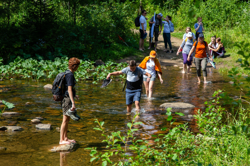 переход реки вброд