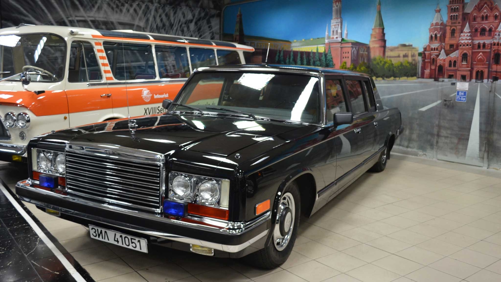 Ретрофест в сокольниках. Автомобили в сокольниках. Автомобили в сокольниках. Автомобили в сокольниках. Сокольники ретро автомобили.