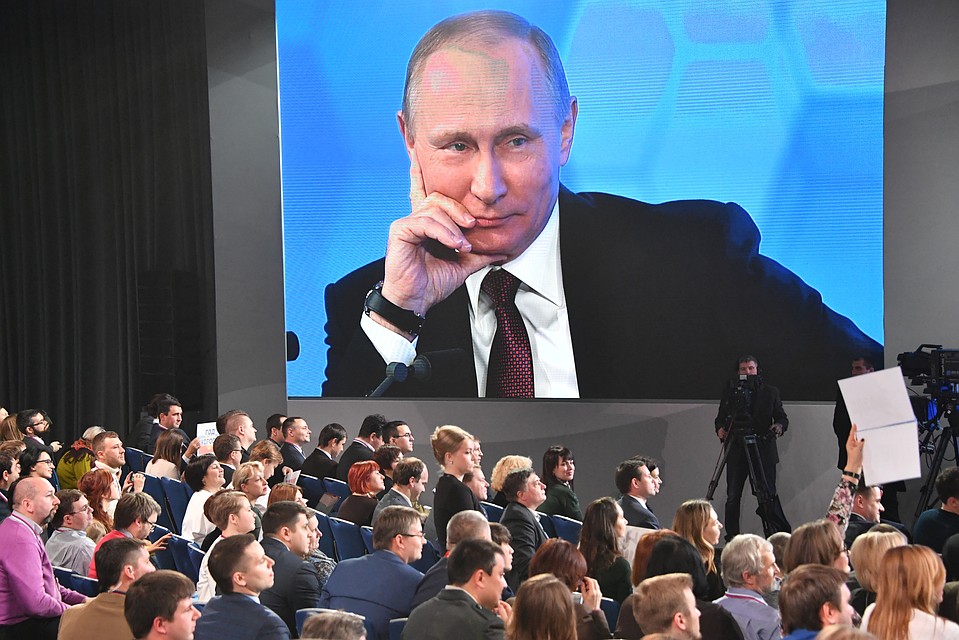 владимир путин в концерта калашникова белье