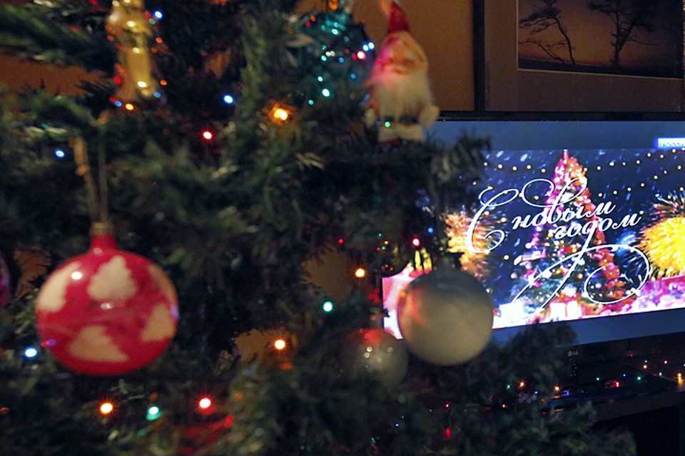 По сути, всё праздничное телевидение, которое лепится в расчете на подвыпившую и не способную отличить повтор от премьеры аудиторию, и есть третьесортная попса. Фото Валерий Матыцин/ТАСС