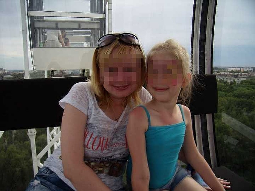 olgopolya-pyaniy-paren-zasunul-sebe-butilku-i-ne-vitashil-video-porno-skazok-russkim