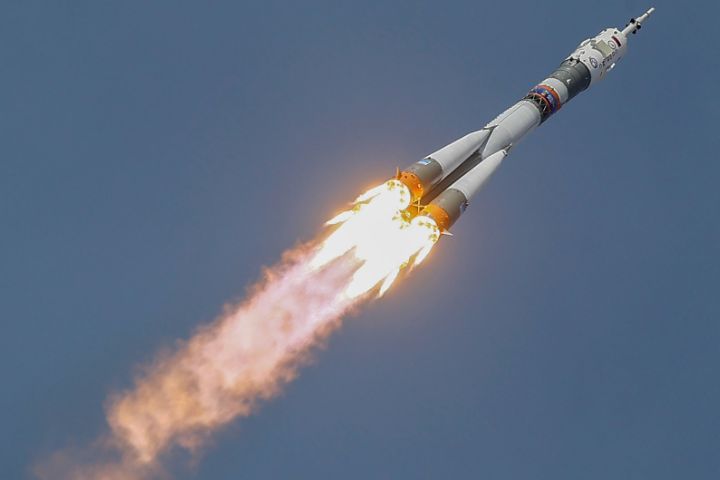 Ракета-носитель «Союз-ФГ» с транспортным пилотируемым кораблем «Союз МС-09» стартовала с космодрома Байконур