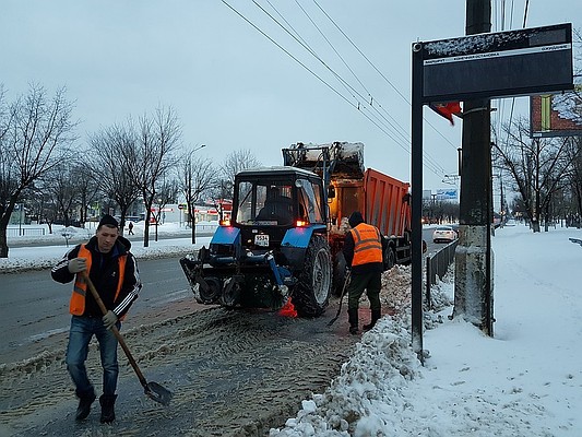сосет огромный хуй с жадностью аццкий сотона Пеши