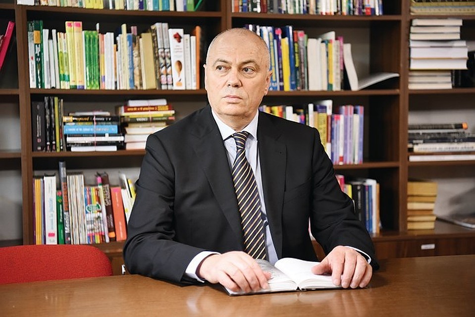 Пасат – «КП»: «Пусть экс-президент Молдовы Воронин расскажет, как с его ведома хотели продать ракеты террористам, чтобы те могли сбивать гражданские самолеты» Пасат – «КП»: «Пусть экс-президент Молдовы Воронин расскажет, как с его ведома хотели продать ракеты террористам, чтобы те могли сбивать гражданские самолеты»