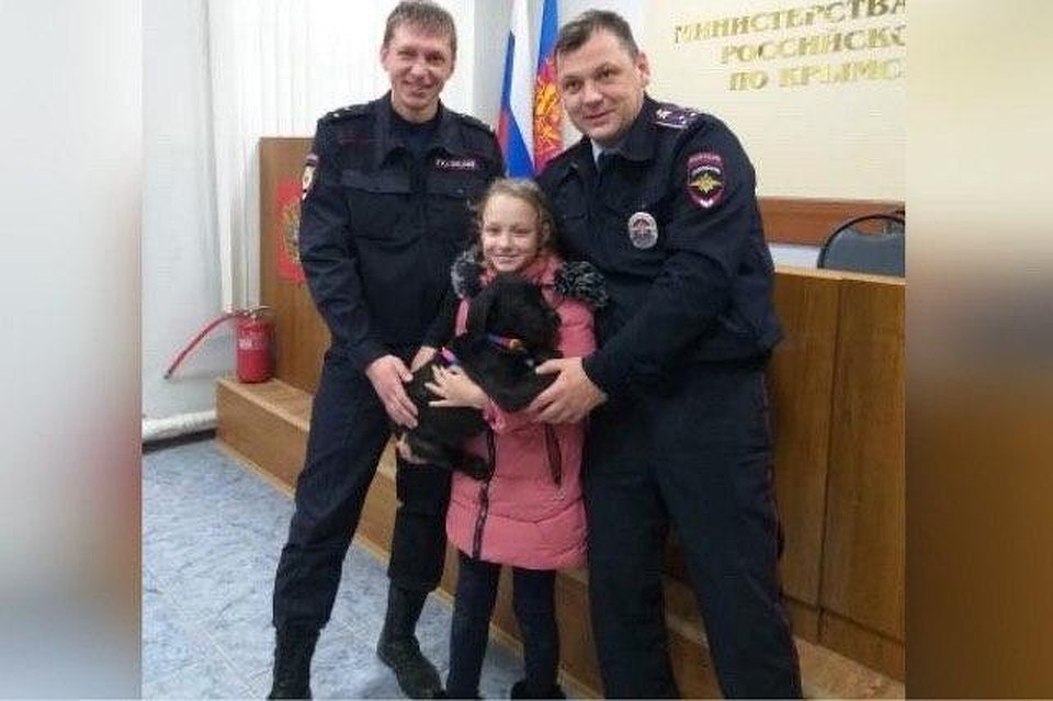 Дети плакали полиция. Дети плакали полиция. Полиция для детей. Полицейский спас ребенка. Дети плакали полиция.