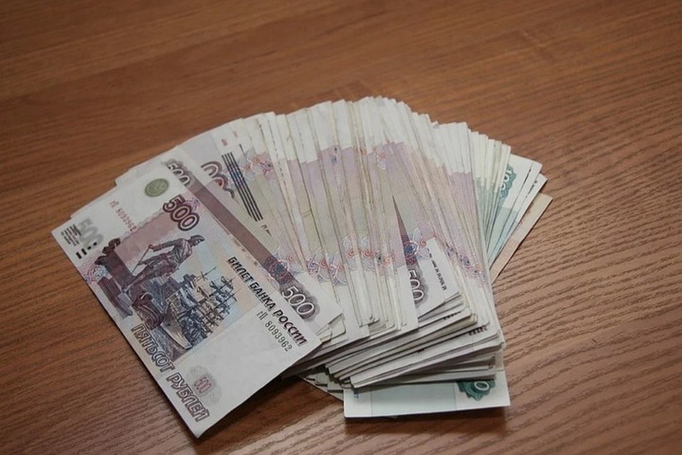 В разное время с 2016 по 2017 год судья получал через посредников от 500 тысяч до 2,5 миллионов рублей за вынесение им решений в пользу заинтересованных в этом лиц.