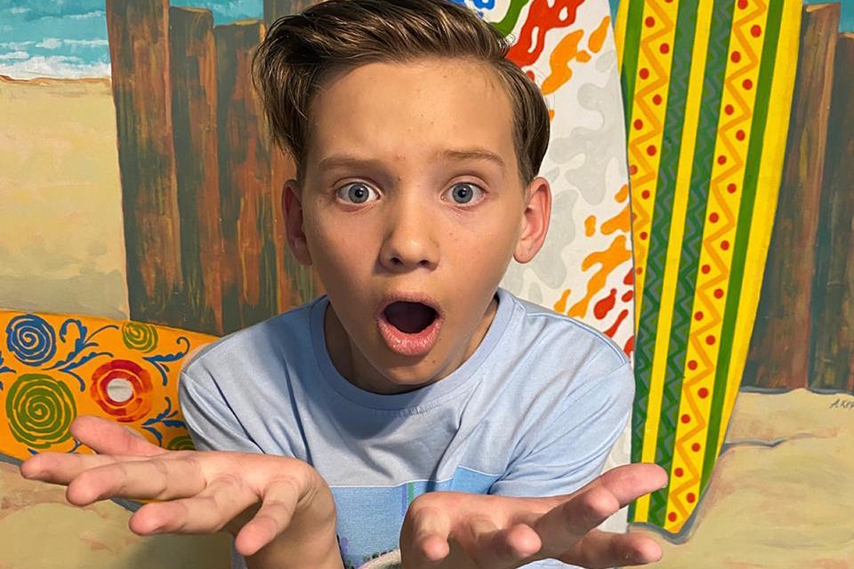 «Лиса хитрая, ворона глупая, и только сыр — молодец