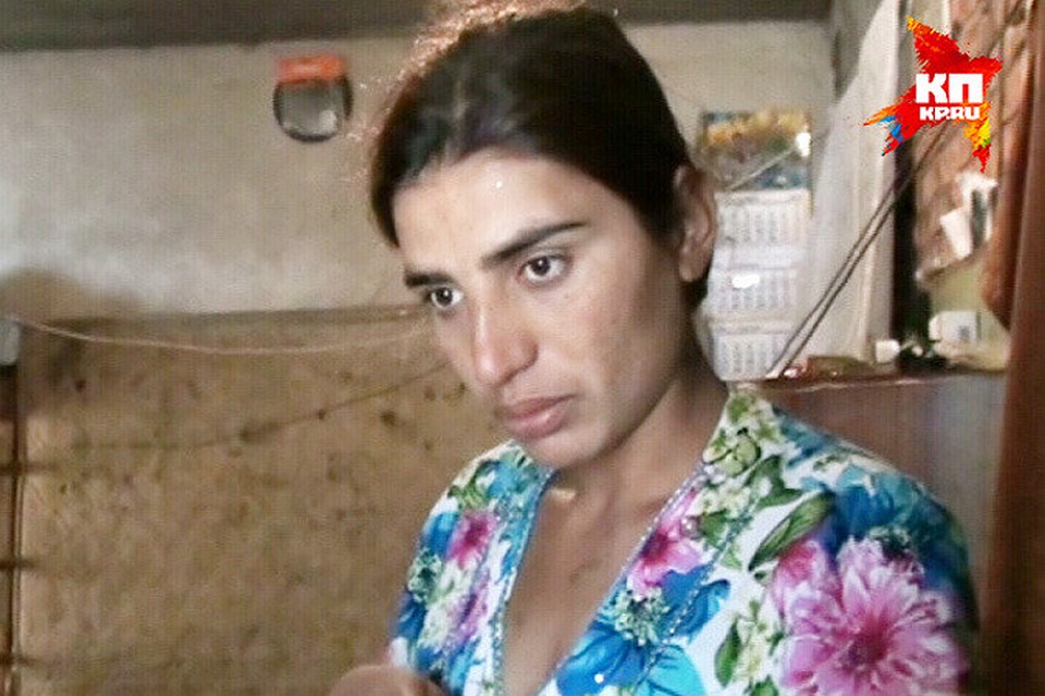 foto-uzbechka-sidyashiy-na-kortochkah-babu-budu-foto-seksa