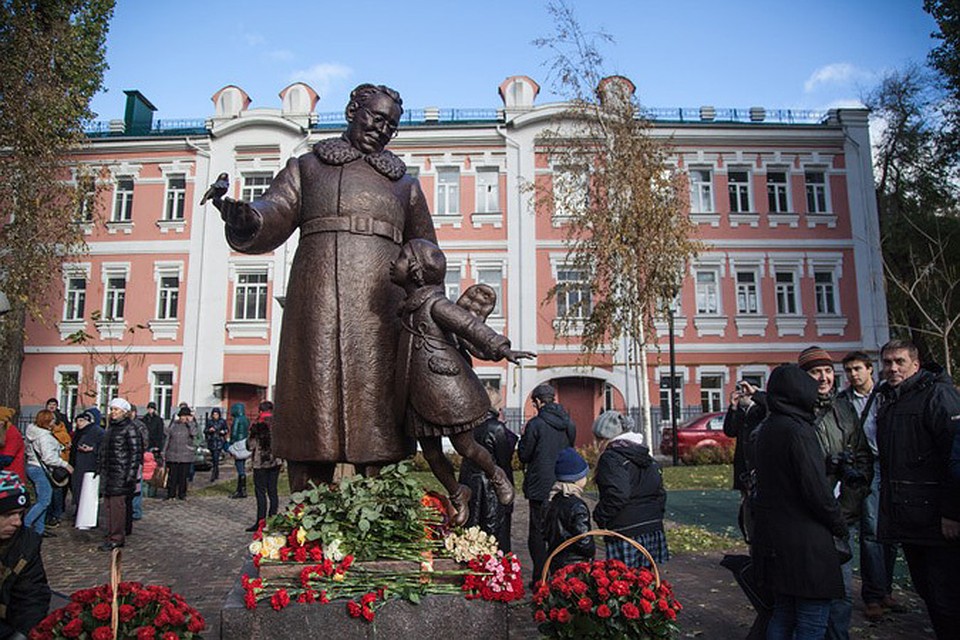 Памятник подешевле Острогожск Мемориальный комплекс с арками и колонной Плёс