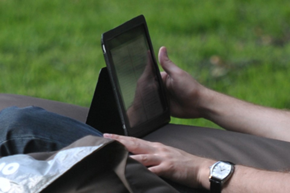 Брянским врачам ограничили доступ в соцсети в рабочее время