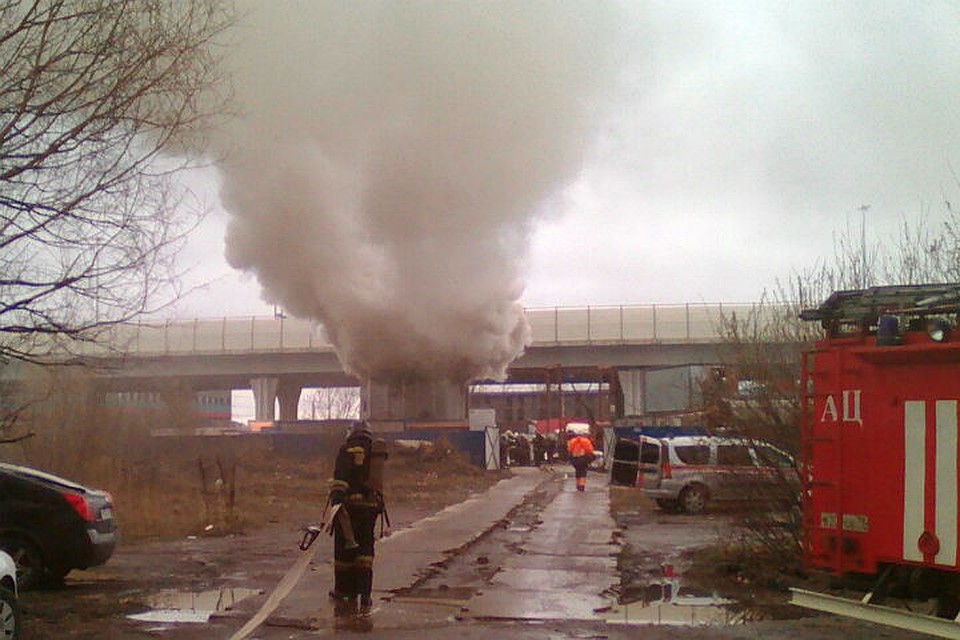 пожар в обухово ногинский. 2021. пожар в обухово сегодня. пожар в обухово сейчас. пожар в доме.