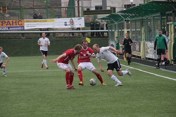 костромской футбол. фк кострома. футбольные клубы костромы. фк. автобус фк чайка песчанокопское фото.