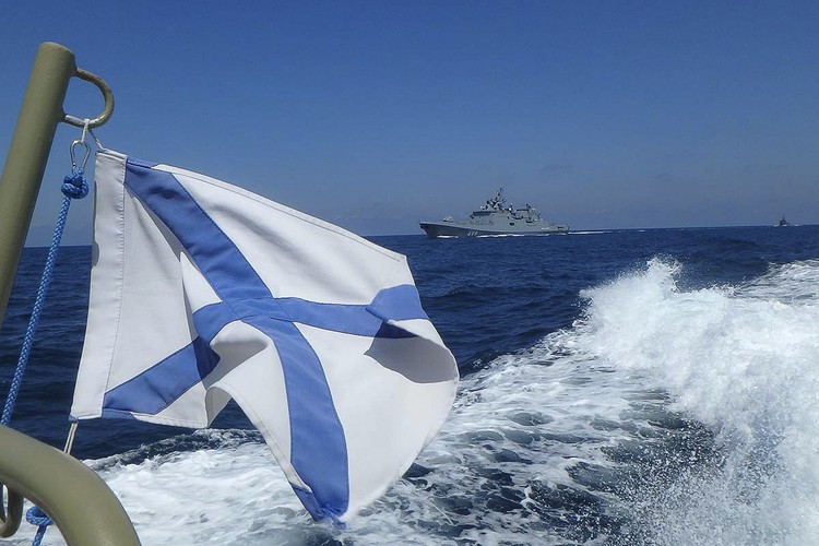 Службу на базе будут проходить около 300 российских моряков.