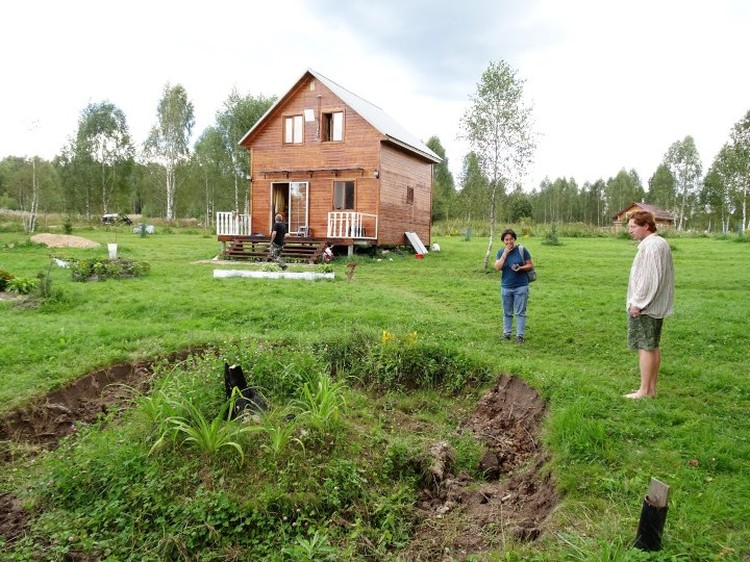 Кузины пока еще только обустраивают свое родовое поместье