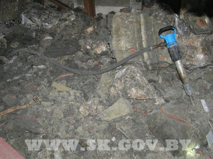 Порода обрушилась неожиданно. Один из рабочих погиб. Фото: sk.gov.by.