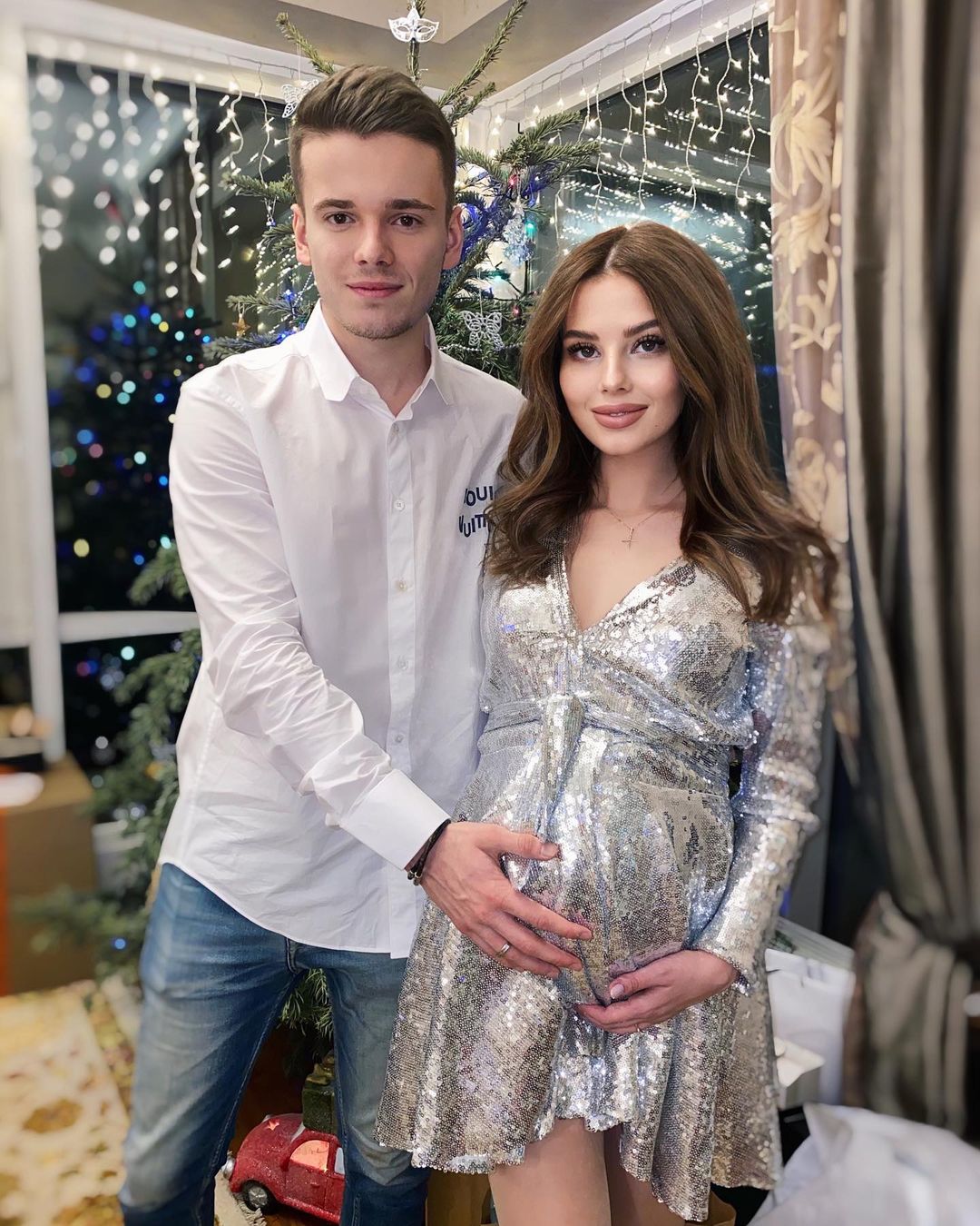 Сын певицы Арсений и его жена Лиана стали родителями в первый день Нового года.
