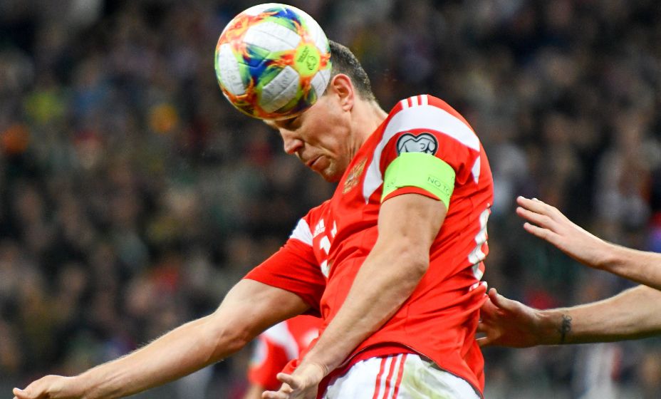 Артем Дзюба стал лучшим игроком в борьбе в воздухе. Фото: Global Look Press