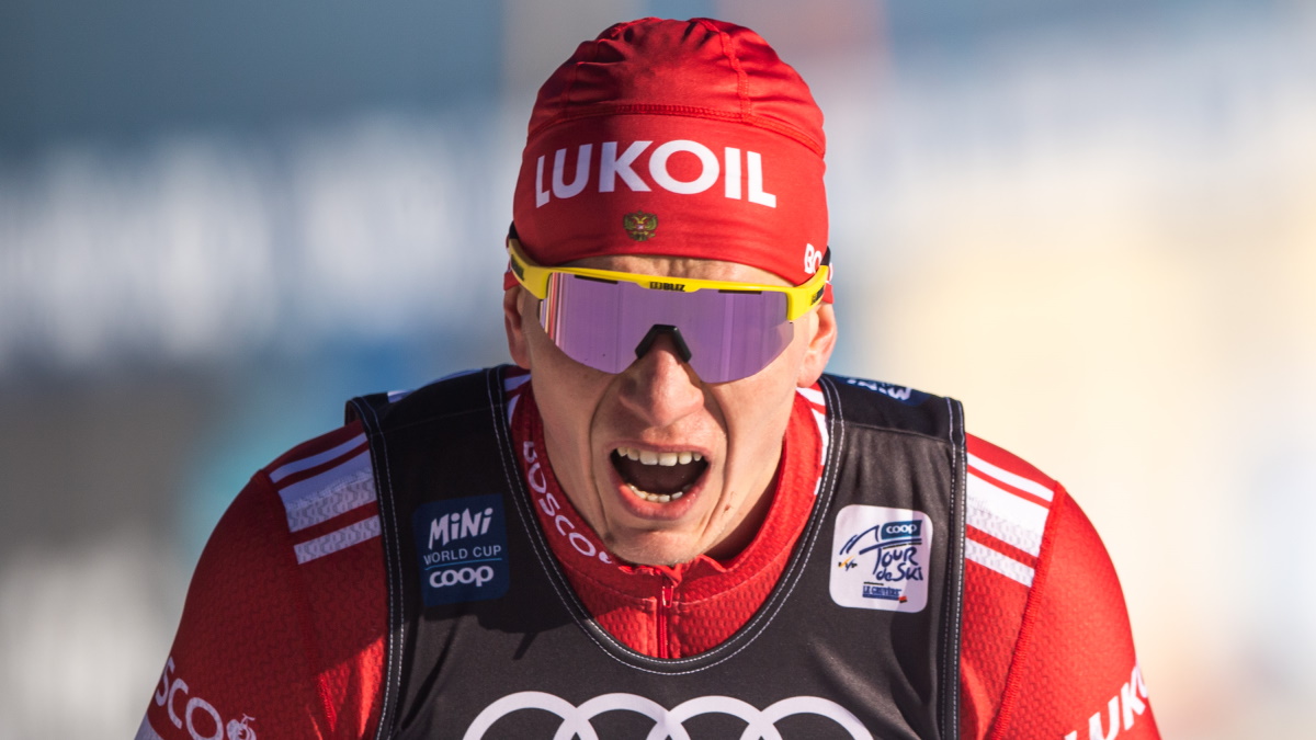 Александр Большунов взял золото скиатлона на ЧР. Фото: GLOBAL LOOK PRESS