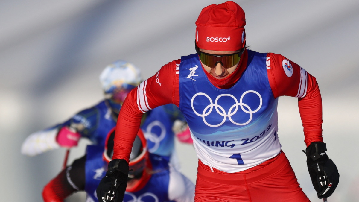 Первую медаль России в Пекине-2022 принесла лыжница Наталья Непряева. Фото: REUTERS