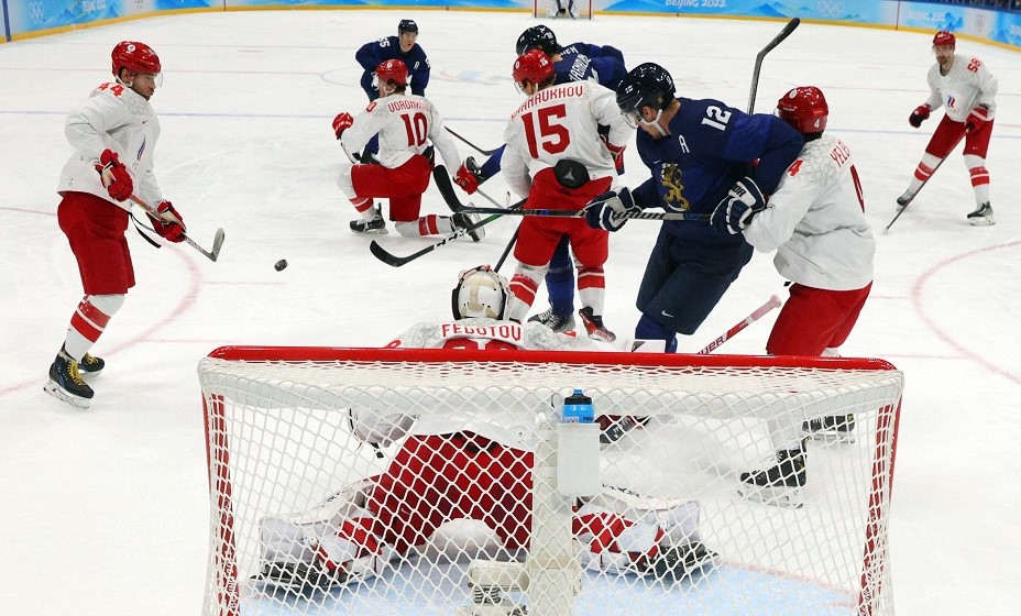 Финал хоккейного турнира в Пекине получается жарким. Фото: Reuters