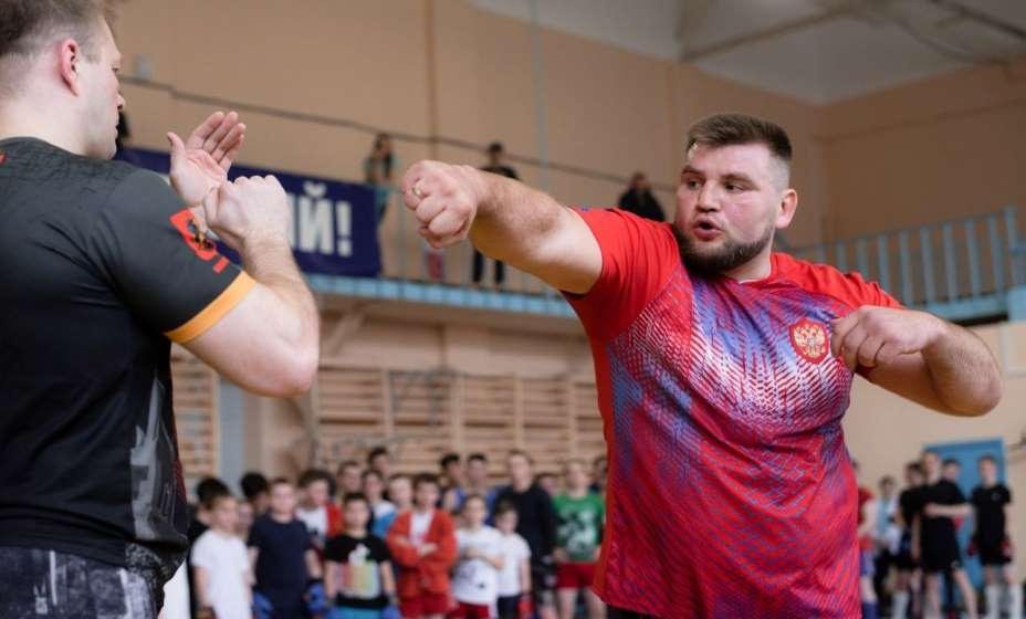 Кирилл Сидельников готовится к бою с бразильцем Фабио Мальдонадо. Фото: Ural FC