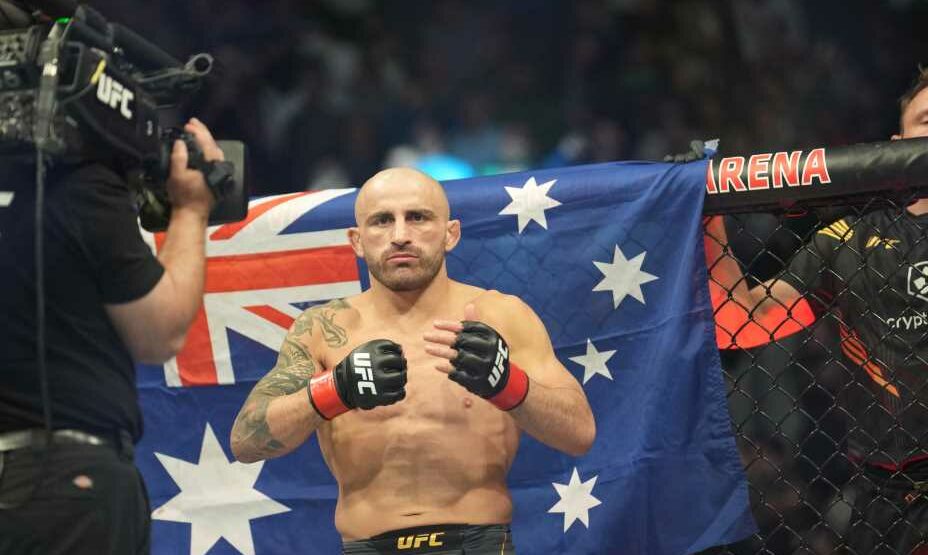 Александр Волкановски, ММА