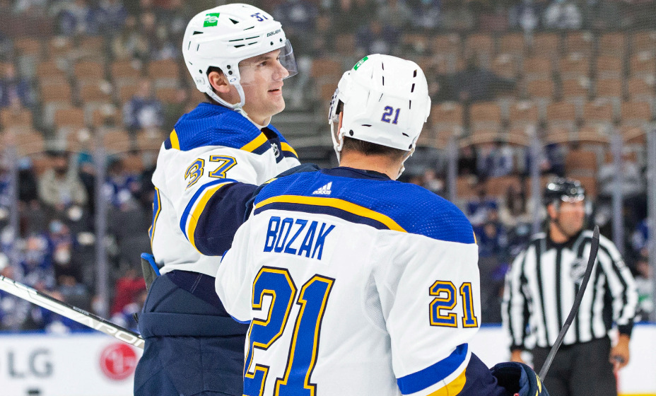 Клим Костин (на фото слева) больше не сыграет за «блюзменов». Фото: Global Look Press