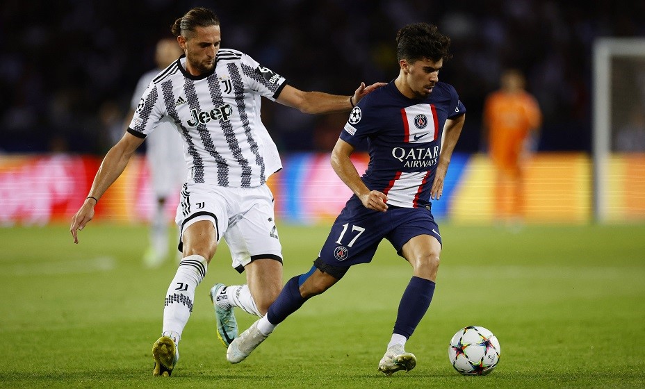 Парижане смогли отобрать у гостей три очка. Фото: Reuters