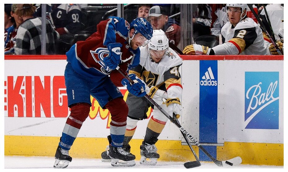 Иван Барбашев, хоккей