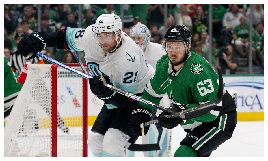 Российский нападающий Дадонов сыграет в полуфинале Кубка Стэнли. Фото: Reuters