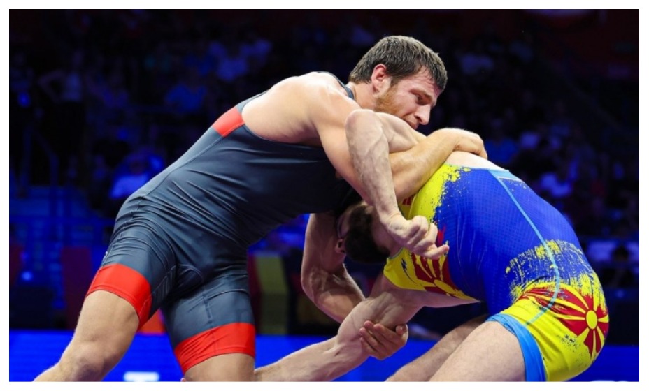 Ахмед Усманов принес России первое золото на ЧМ-2023. Фото: United World Wrestling