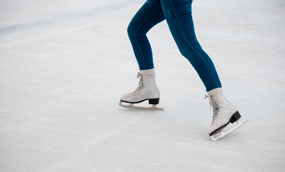 Медведеву уронили во время произвольной программы, фигуристка доставлена в больницу. Фото: Freepik