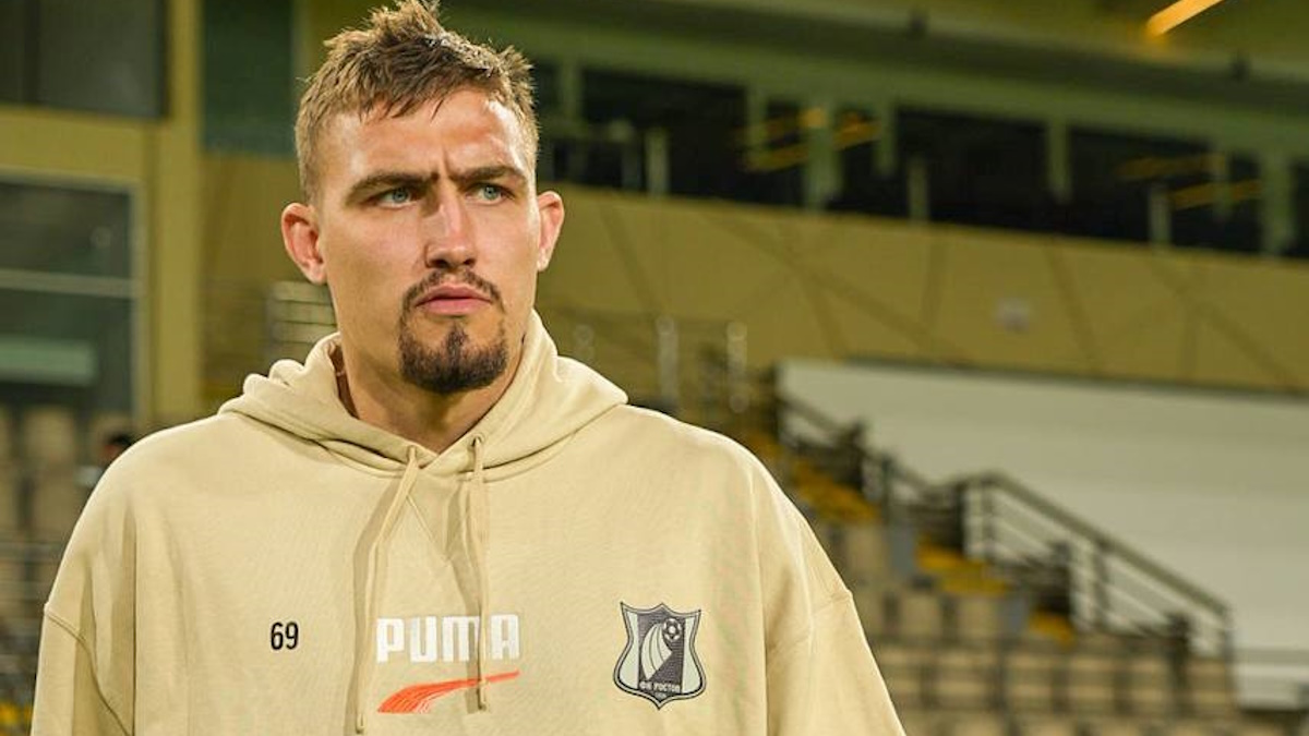 Егор Голенков попал в стартовый состав 