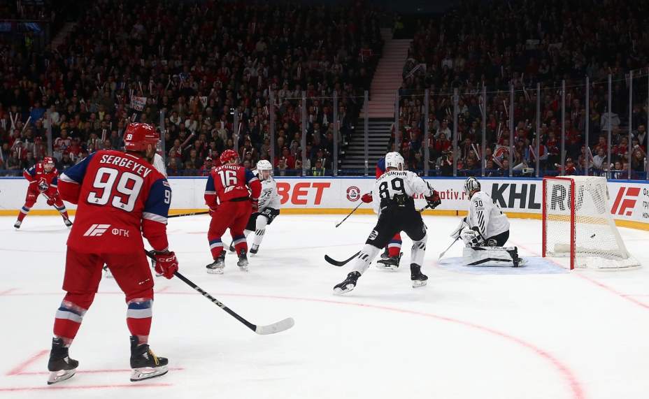 Противостояние «Локомотива» и «Трактора» вышло очень упорным, но ярославцы дожали соперника в овертайме. Фото: ХК «Локомотив» 
