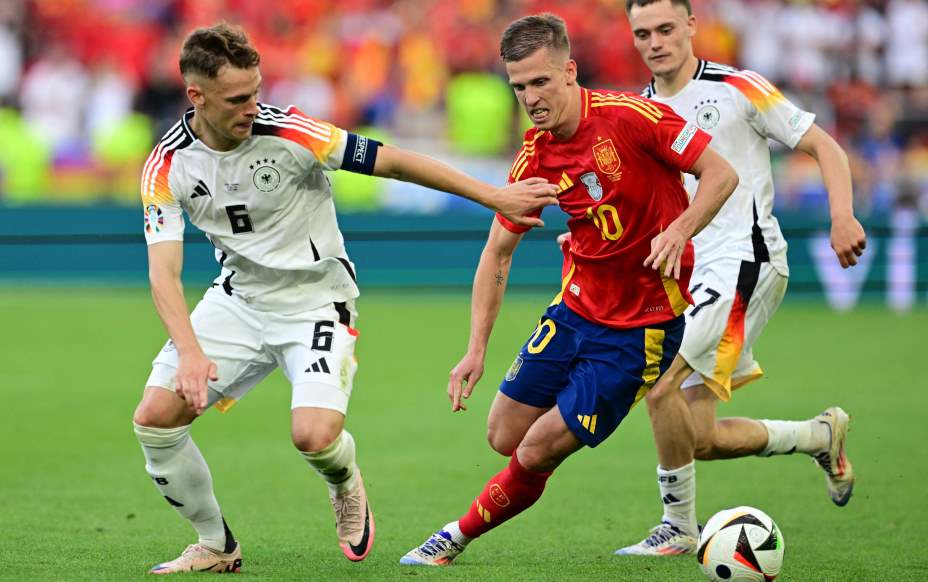 Сборные Испании и Германии показали яркий футбол. Фото: Reuters