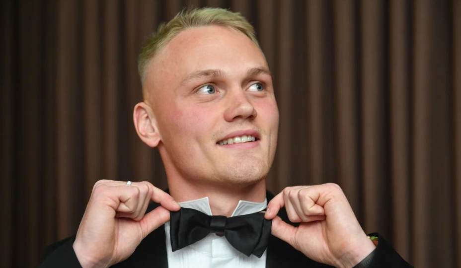 Константин Тюкавин - главная звезда «Динамо», молодой папа и муж. Фото: Владимир Веленгурин