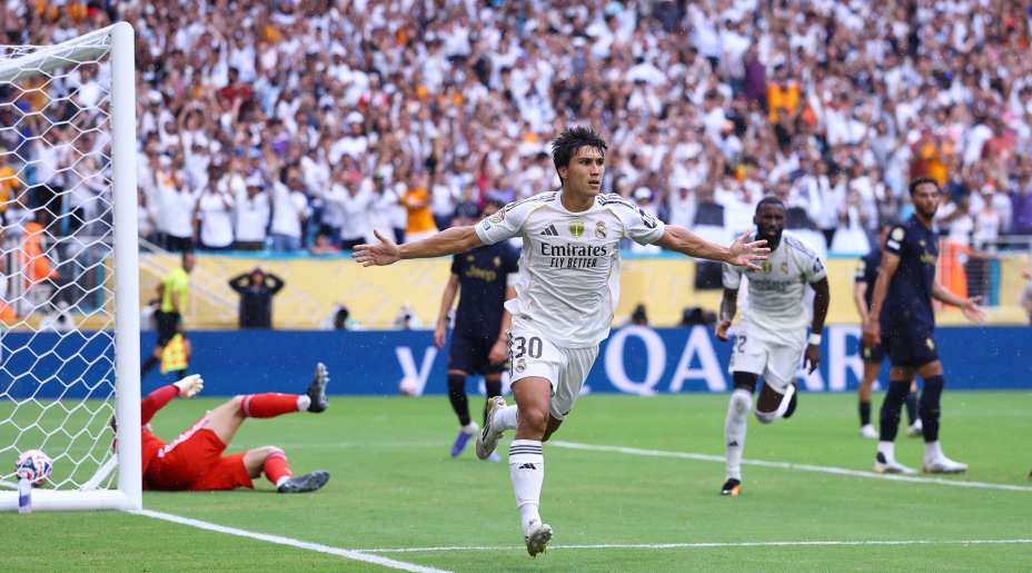 Нападающий 