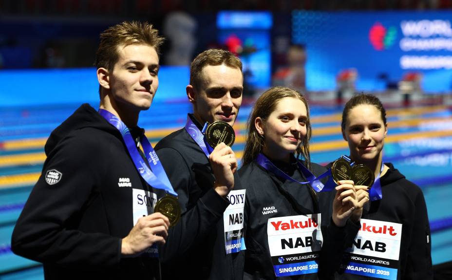 Мирон Лифинцев, Кирилл Пригода, Дарья Клепикова и Дарья Трофимова взяли золотые медали на ЧМ-2025 по плаванию, а на ЧЕ-2025 россиян не пустили. Фото: Reuters