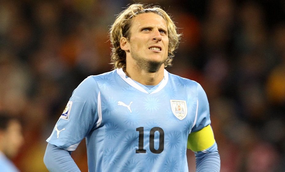 Экс-форвард сборной Уругвая Форлан сломал ребра во время любительского матча. Фото: Global Look Press