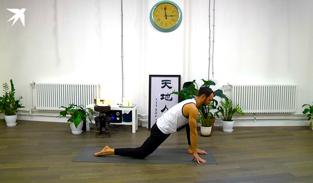 Cурья Намаскар в йоге для начинающих