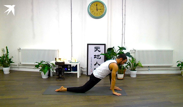 Cурья Намаскар в йоге для начинающих